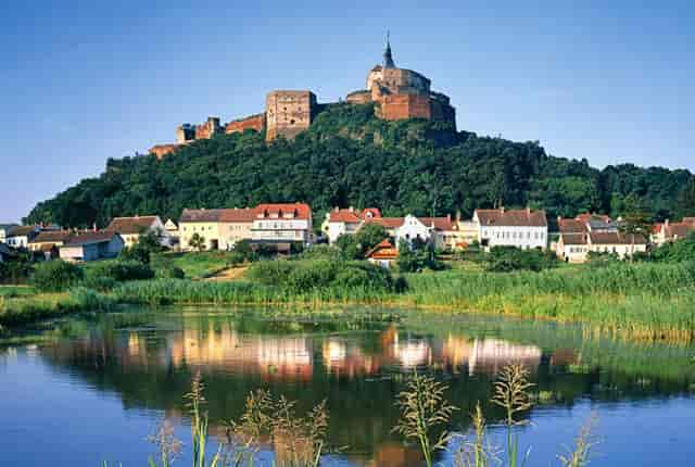 中国足球国家队有几个队